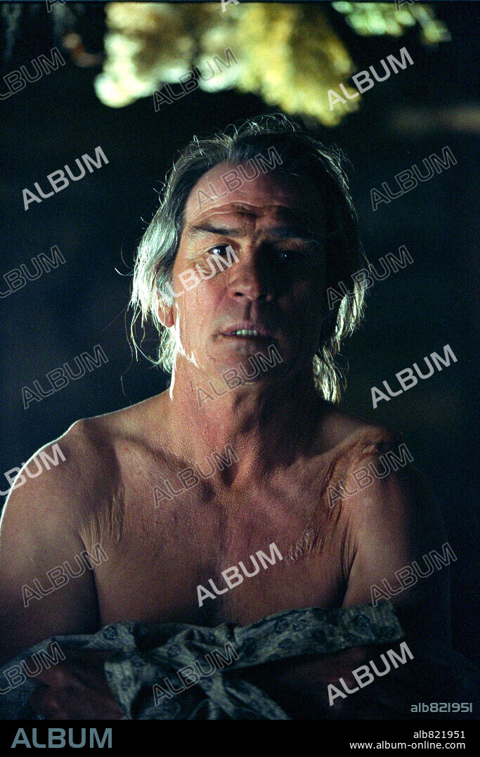 TOMMY LEE JONES en DESAPARICIONES, 2003 (THE MISSING), dirigida por RON HOWARD. Copyright COLUMBIA PICTURES.