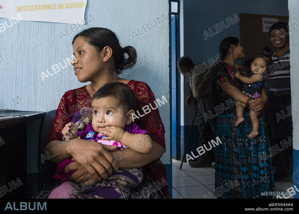 consulta de pediatria, centro de salud, Lancetillo ( La Parroquia), municipio de Uspantán, Quiche , sierra de Chamá, Guatemala, Central America.