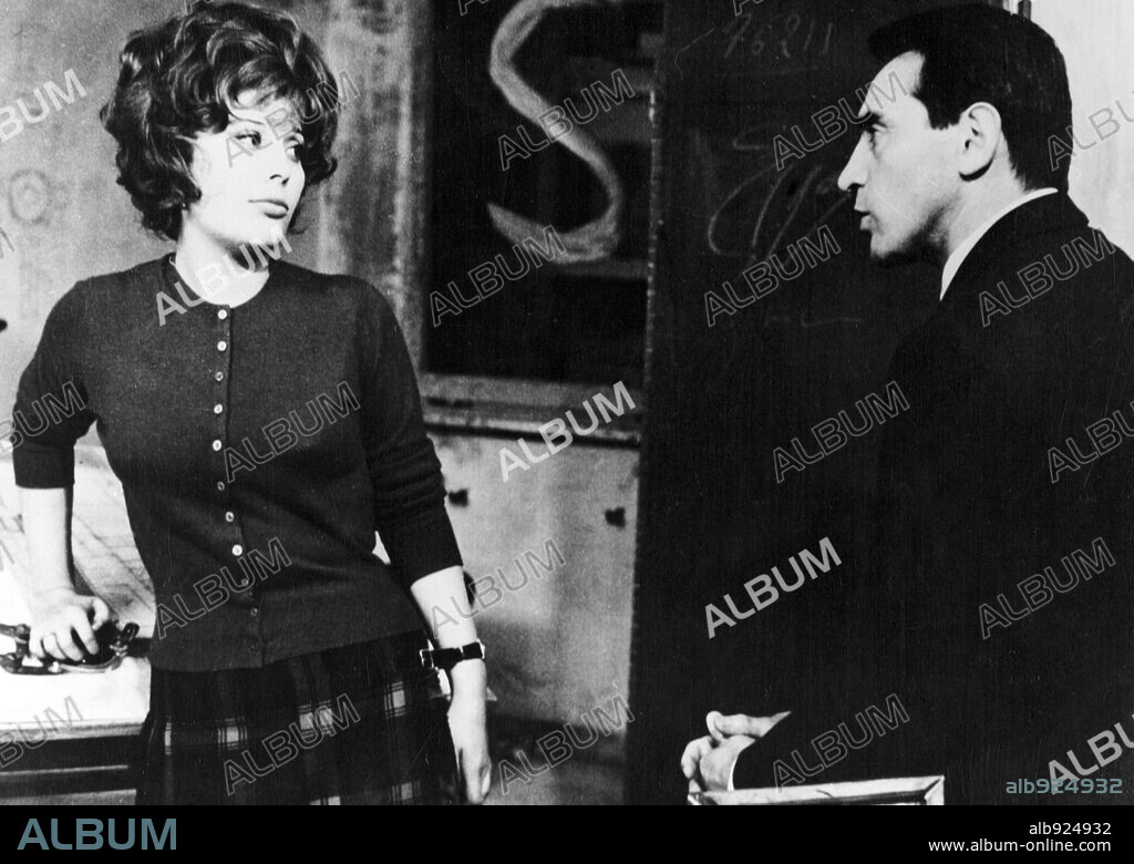 DANIELA ROCCA y WALTER CHIARI en EL ATICO, 1962 (L' ATTICO), dirigida por GIANNI PUCCINI. Copyright GALATEA FILM.