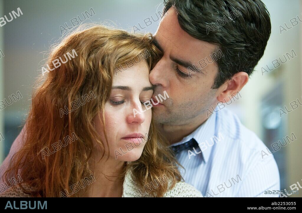 EDUARDO NORIEGA and MARTA ETURA in PRESENTIMIENTOS, 2013, directed by SANTIAGO TABERNERO. Copyright TORNASOL/CASTAFIORE.