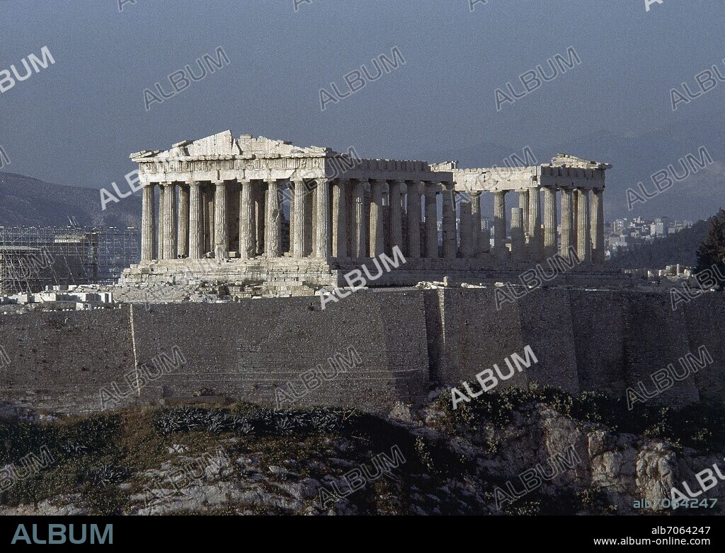 EL PARTENON - TEMPLO DORICO CONSTRUIDO EN LA ACROPOLIS DE ATENAS ENTRE LOS AÑOS 447 Y 432 AC.