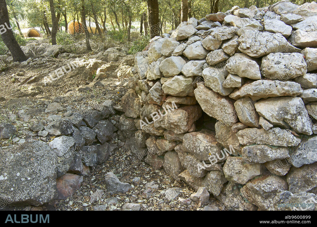Horno de pan en el bosque.Pla de lAljub.Mola de Son Pacs. Ruta de Sa Pedra en Sec. Esporlas.Sierra de Tramuntana.Mallorca.Baleares.España.