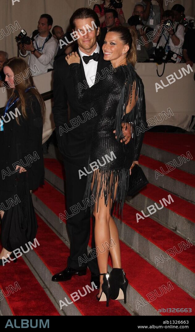 May 03, 2010 - New York, NY, USA - TOM BRADY with GISELE BUNDCHEN at the MET Costume Institute Gala Benefit - 2010. 03/05/2010