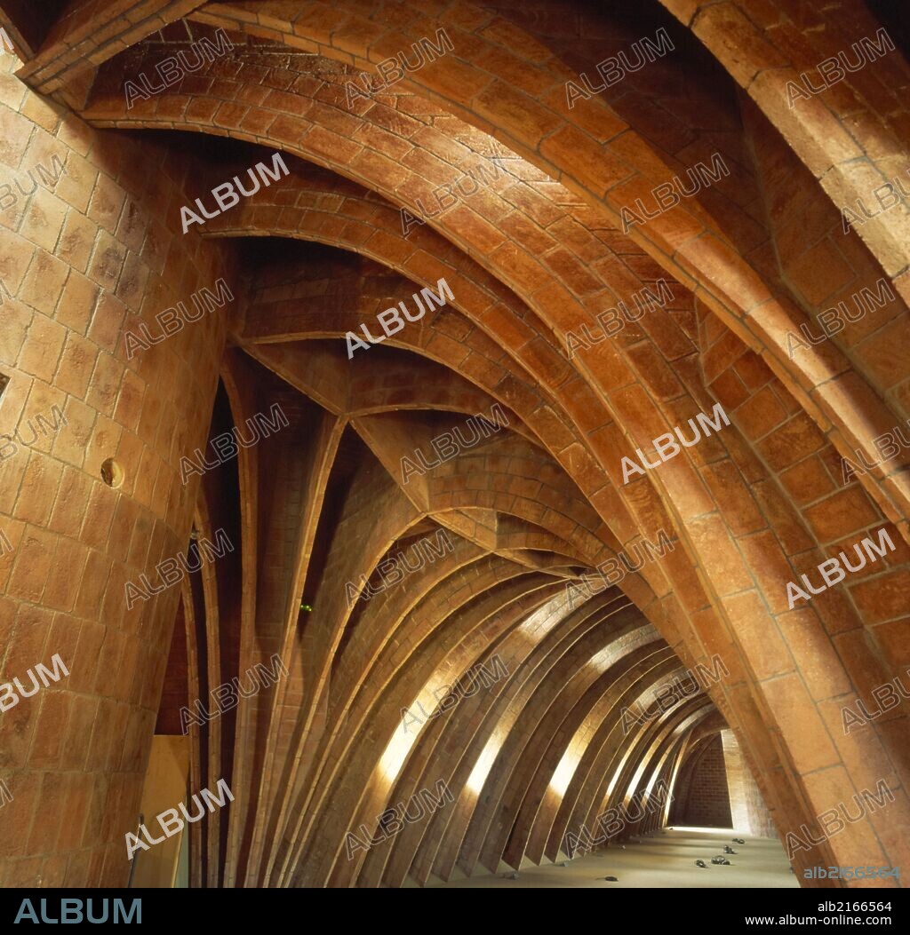 ANTONI GAUDÍ. Catenary arches under the terrace of Casa Milà, 'La Pedrera'. Antoni Gaudí, 1906-1912.