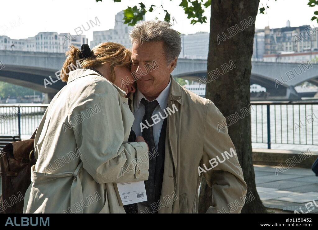 DUSTIN HOFFMAN and EMMA THOMPSON in LAST CHANCE HARVEY, 2008, directed by JOEL HOPKINS. Copyright OVERTURE FILMS/PROCESS PRODUCTIONS.