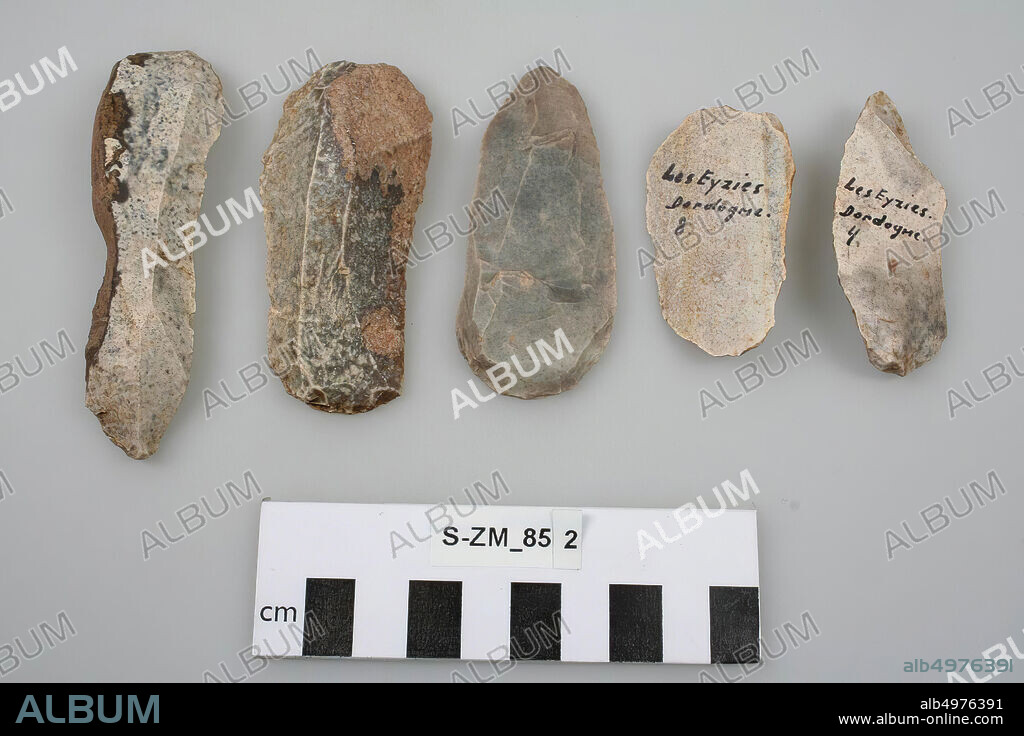 5 flint tools, all with inscription: Les Eyzies, Dordogne and individually numbered: 4, 6, 7, 8, 9., tools, stone, flint, 7,8 x 3,6 x 1,5 cm (largest specimen), prehistory, France, Dordogne, unknown, les Eyzies.