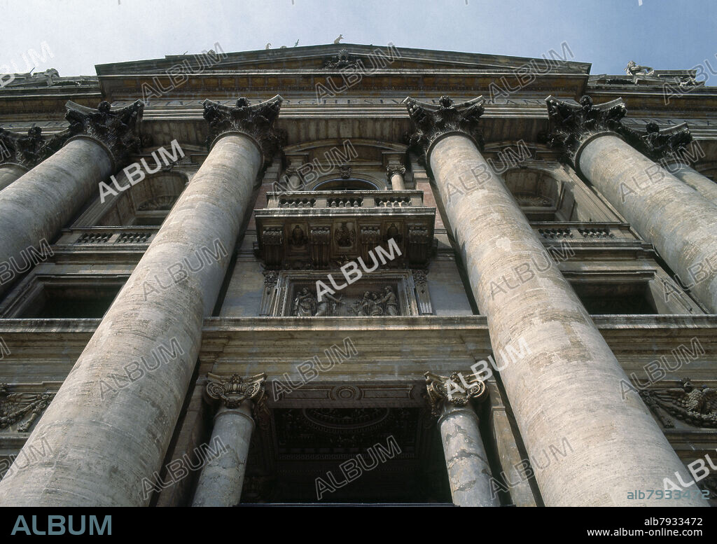 CARLO MADERNO. FACHADA PRINCIPAL-DET DEL PORTICO-S XVII- - FOTO AÑOS 90.