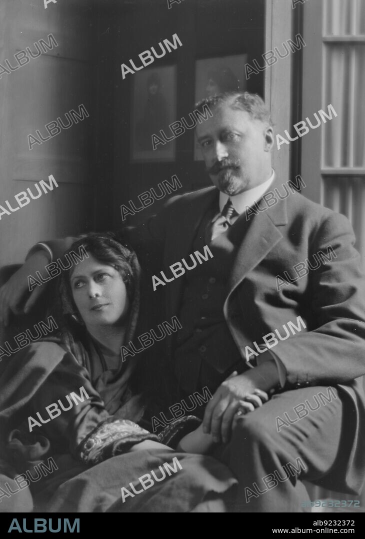 ARNOLD GENTHE. Singer, Paris E., Mr., and Isadora Duncan, portrait photograph, 1916 Sept. 30.