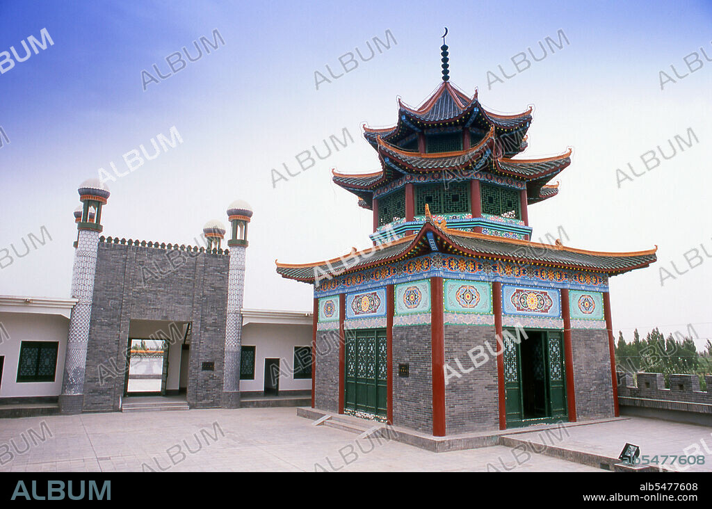 The Kings of Hami were hereditary Uighur rulers who paid tribute to China. The last king of Hami, Maqsud Shah died in the mid-1930s. Nine generations of kings of Hami are buried here. The ancient oasis settlement of Hami, also known in Uighur as Kumul, sits in a fault depression about 200m below sea level and, like nearby Turpan, experiences extremes of temperature ranging from a scalding 45C in summer to a freezing -30C in winter. Silk Road caravans stopped in Hami for its fresh springs and water runoff brought by karez underground canals from the distant Karlik Tagh, and for its fabled fresh fruit Hami melons are famous across China today. More importantly still, they stopped here because there simply was nowhere else to go. Hami still remains the only significant oasis in the Gashun Gobi, an essential stop on the long and difficult desert stages between Anxi and Turpan.