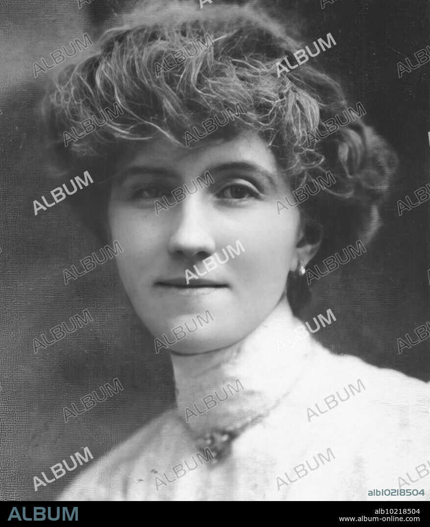 Carmen Baroja y Nessi (Pamplona, 10 de diciembre de 1883 - Madrid, 4 de junio de 1950) fue una escritora y etnóloga española.