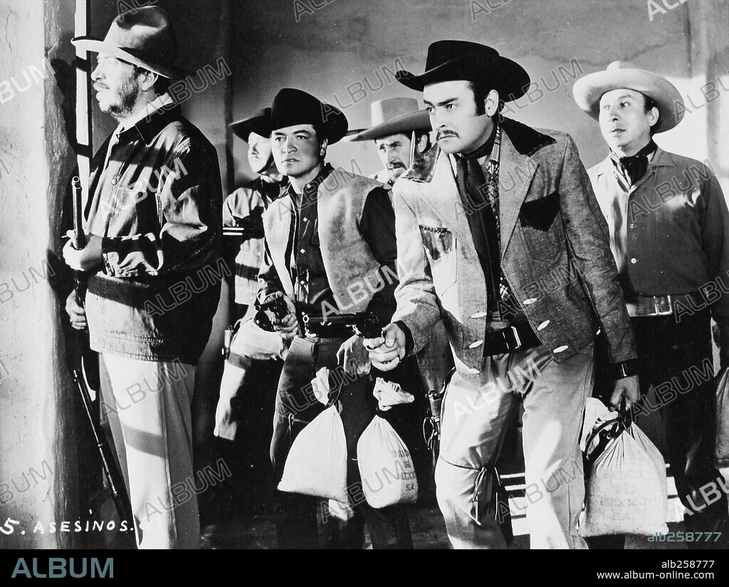 CINCO ASESINOS ESPERAN, 1964, dirigida por CHANO URUETA.