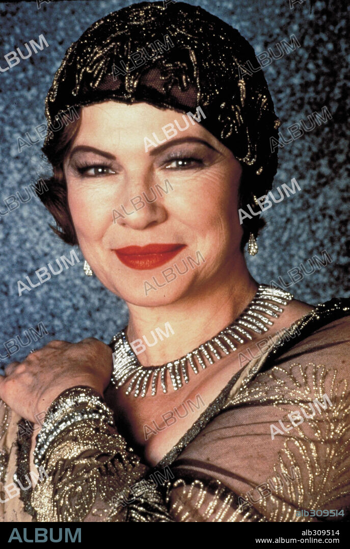 DIANNE WIEST in BULLETS OVER BROADWAY, 1994, directed by WOODY ALLEN. Copyright MIRAMAX FILMS/SWEETLAND FILMS.
