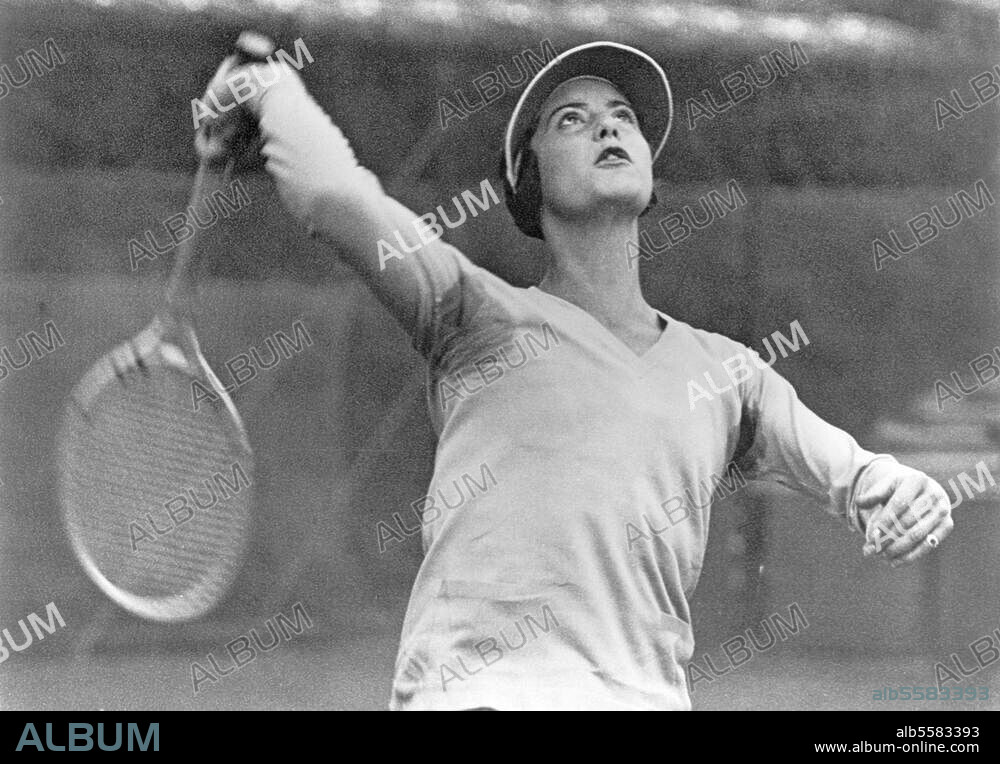 Aussem, Cilly Tennisspielerin; 1931 Gewinnerin der French Open und von Wimbledon. Köln 4.4.1909 - Portofino Mare. 22.3.1963. Cilly Aussem bei einem Tennisturnier. Foto, um 1930.