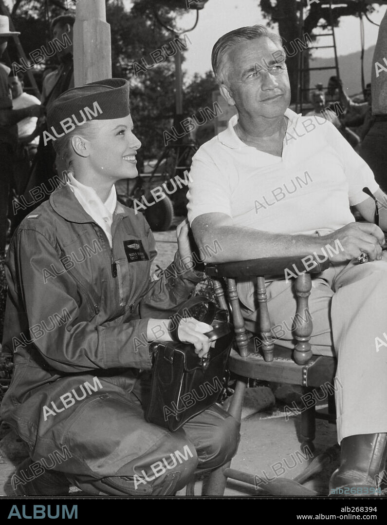 MERVYN LEROY in WAKE ME WHEN IT'S OVER, 1960, directed by MERVYN LEROY. Copyright MERVYN LEROY PRODUCTIONS INC.