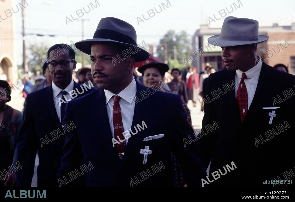 JEFFREY WRIGHT and TERRENCE HOWARD in BOYCOTT, 2001, directed by CLARK JOHNSON. Copyright HBO FILMS/NORMAN TWAIN PRODUCTIONS/SHELBY STONE PRODUCTIONS.