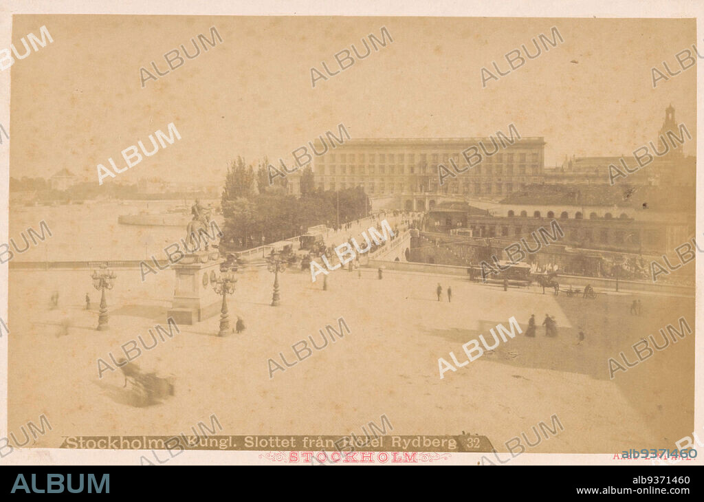 View of Stockholms Castle and Hotel Rydberg in Stockholm, Stockholm. Kung. Slottet från Hôtel Rydberg (title on object), Axel Lindahl (mentioned on object), Stockholm, c. 1890 - c. 1895, photographic support, cardboard, albumen print, height 99 mm × width 157 mm.