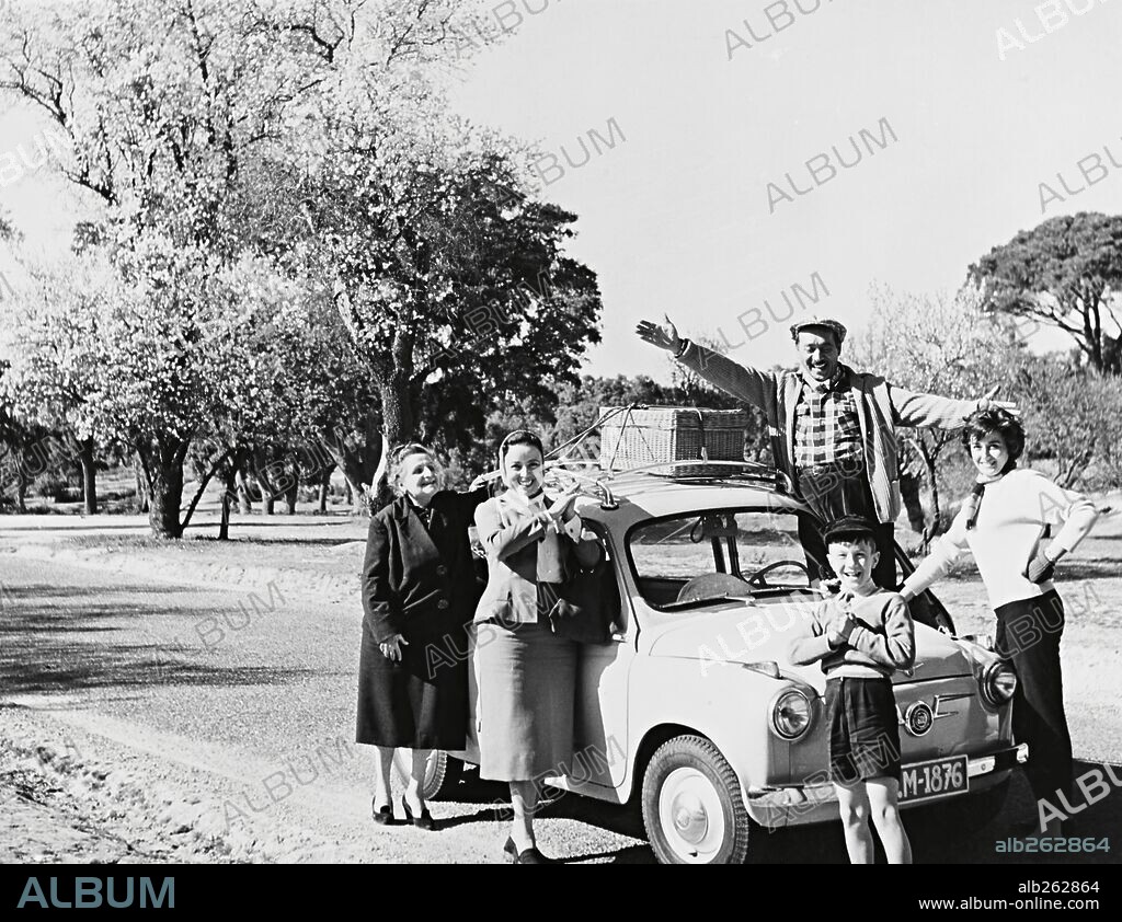 YA TENEMOS COCHE, 1958, directed by JULIO SALVADOR. Copyright BRIO P.C.