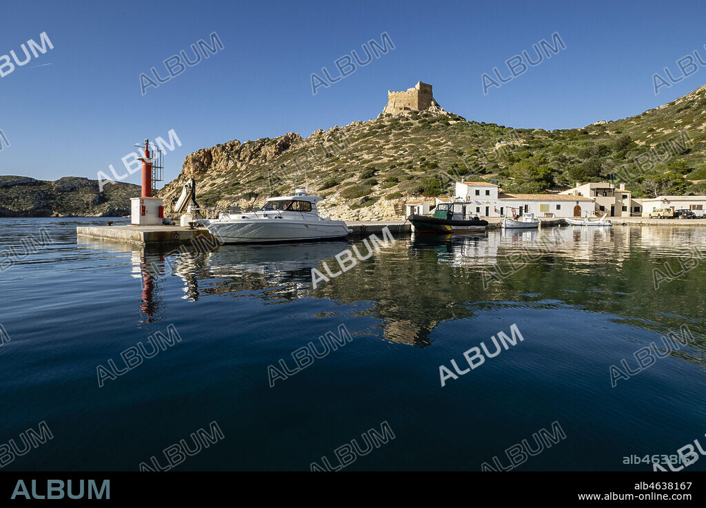 Es Port, puerto de Cabrera, Parque nacional marítimo-terrestre del Archipiélago de Cabrera, Mallorca, Balearic Islands, Spain.