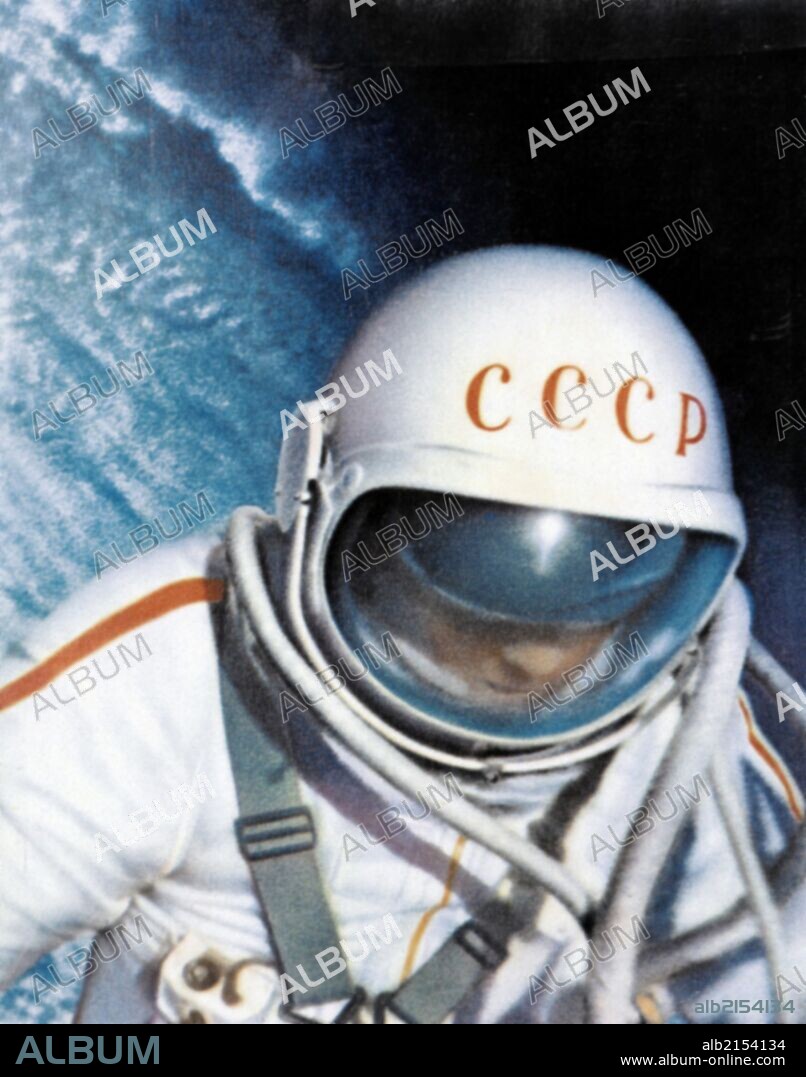 Voskhod 2 mission, soviet cosmonaut alexei leonov during world's first space walk (eva) in 1965. 01/02/1965
