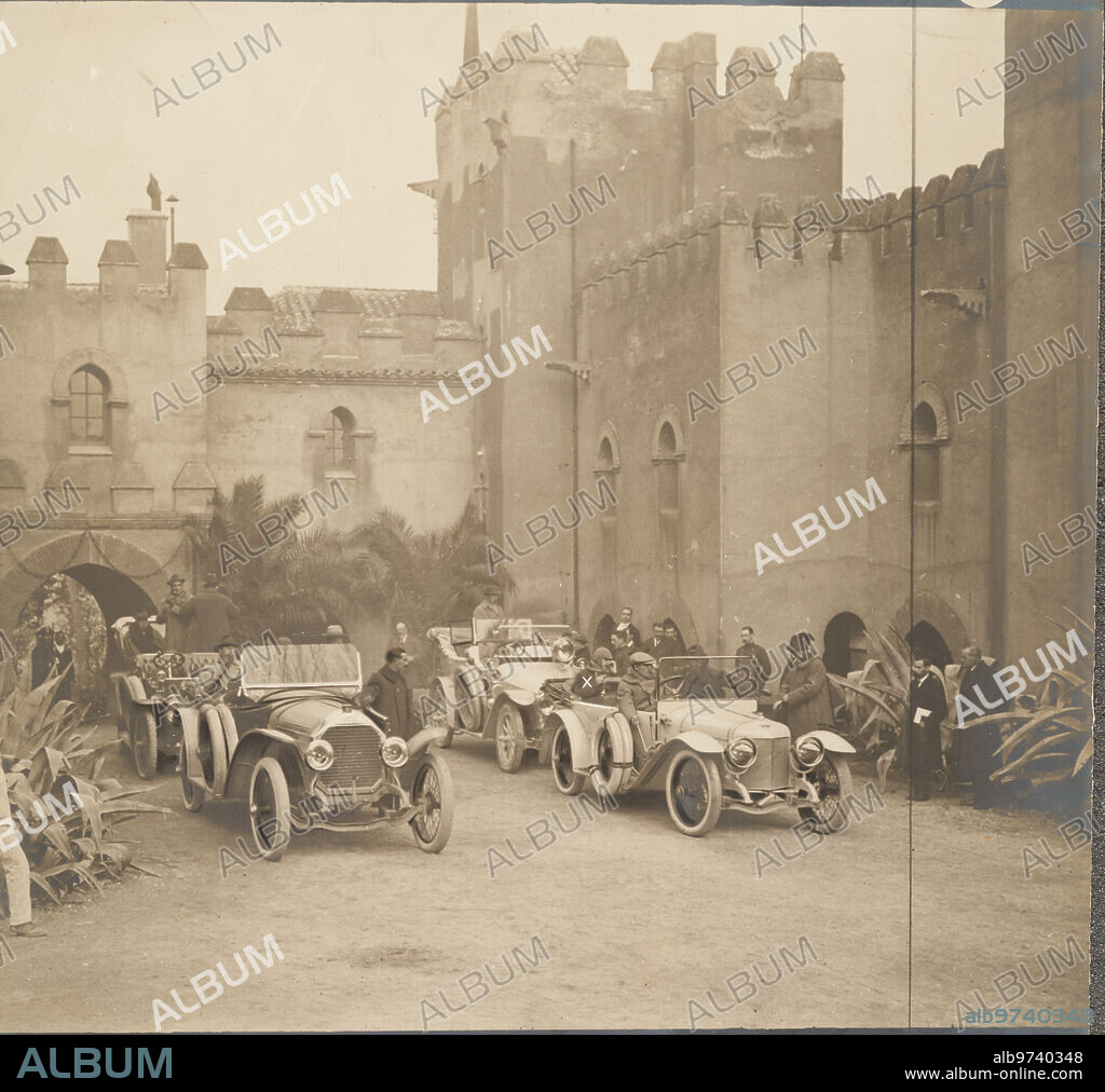 Lachar, Granada, 1916. Hunting in the Lachar His Majesty King Alfonso.