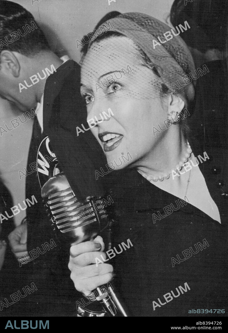 16 She's the newest comeback queen; she's Gloria Swanson.Gloria Swanson - stage & screen actress - personality. May 8, 1951. (Photo by Look Magazine).