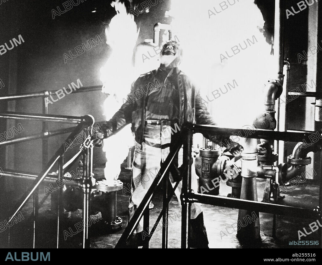 JAMES CAGNEY in WHITE HEAT, 1949, directed by RAOUL WALSH. Copyright WARNER BROTHERS.