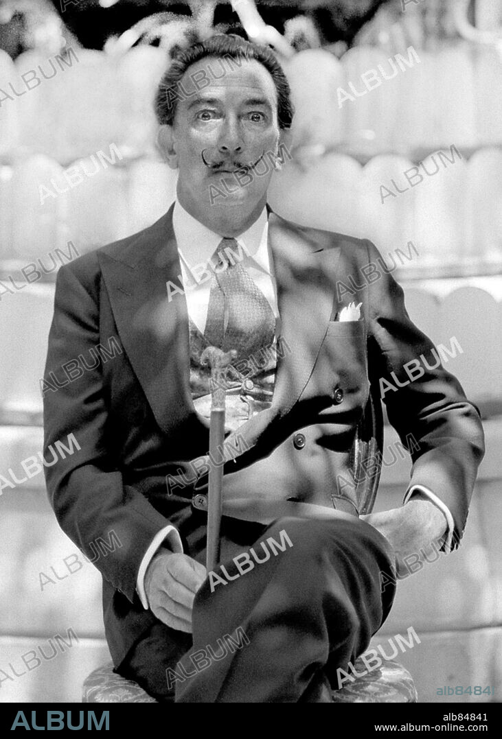 El pintor nacido en Figueres (Cataluña), Salvador Dalí. Fotografía de 1962.