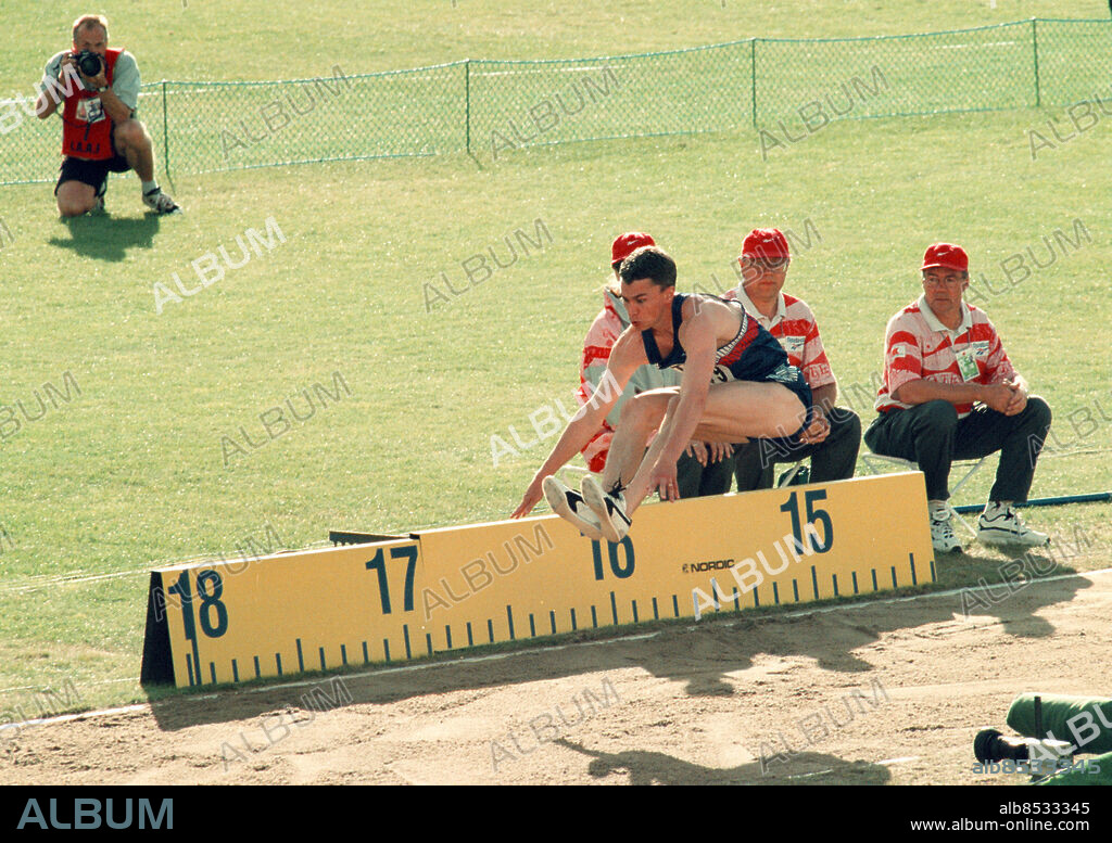 Göteborg - VM i friidrott augusti 1995 - Jonathan Edwards slår världsrekord i tresteg *** Local Caption *** . KAMERAREPORTAGE.