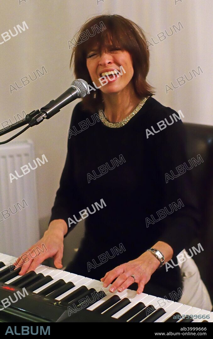 Eileen Hunter, Da Peppino, Horley, Surrey, 2013.