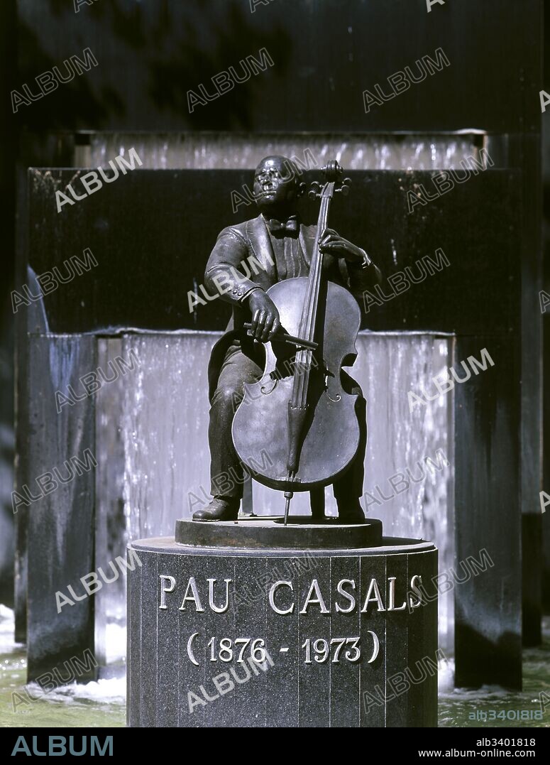 Pau Casals (1876-1973). Spanish cellist, conductor and composer. Monument to Pau Casals in 1985 by Josep Viladomat (1899-1989). El Vendrell, Tarragona province, Catalonia, Spain.