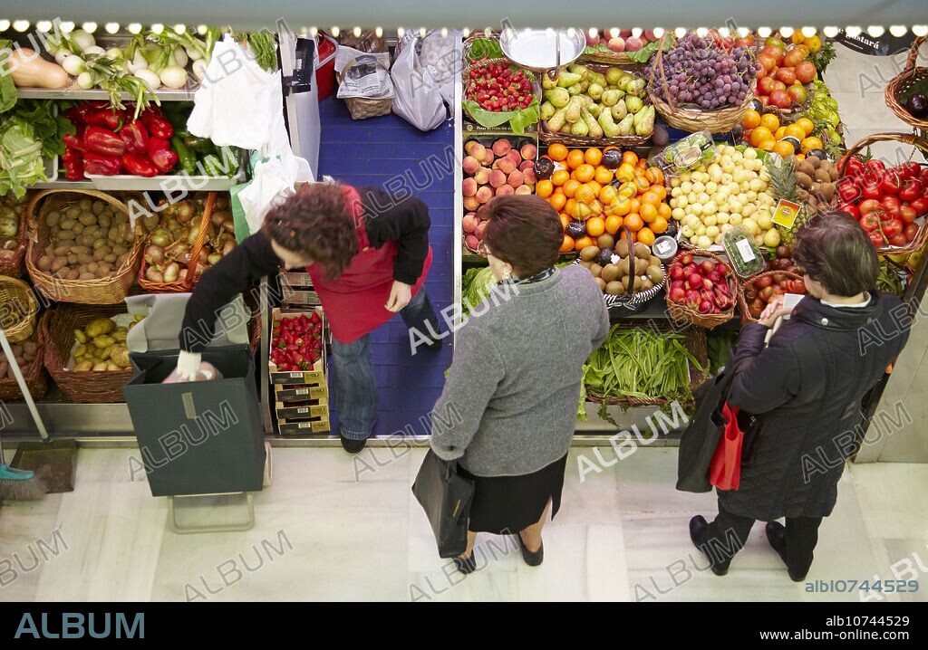 Fruits and vegetables, Mercado del Sur, Gijón, Asturias, Spain.