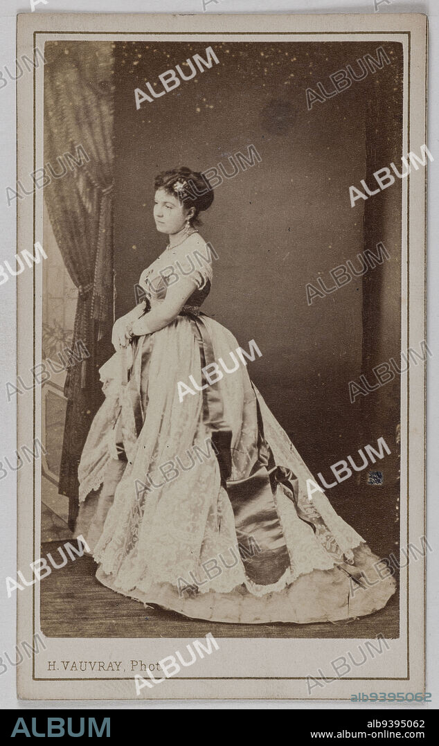 Portrait of Lovato Marie-Adèle, (1844-), actress, Vauvray, Hippolyte, Photographer, Between 1860 and 1890, 2nd half of the 19th century, Graphic Arts, Photography, Albumen print, Height: 9.2 cm, Width: 5.5 cm.