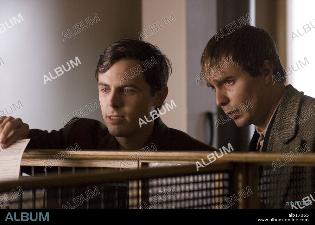 CASEY AFFLECK and SAM ROCKWELL in THE ASSASSINATION OF JESSE JAMES BY THE COWARD ROBERT FORD, 2007, directed by ANDREW DOMINIK. Copyright WARNER BROS. / FRENCH, KIMBERLY.