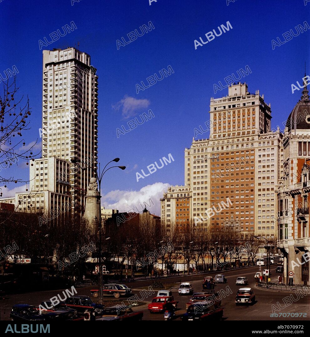 LA PLAZA DE ESPAÑA DE MADRID - TORRE DE MADRID Y EDIFICIO ESPAÑA - FOTO AÑOS 60.