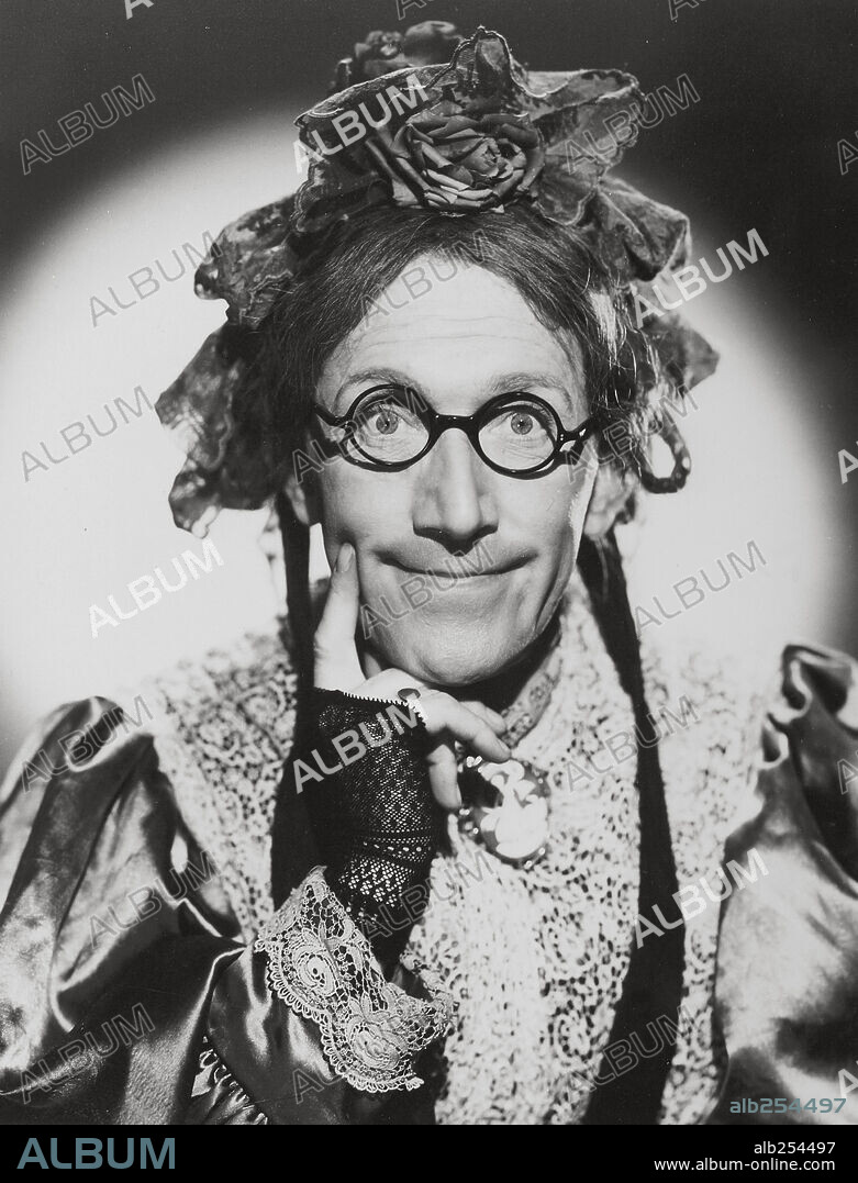 ARTHUR ASKEY en LA TÍA DE CARLOS, 1941 (CHARLEY'S AUNT), dirigida por ARCHIE MAYO.