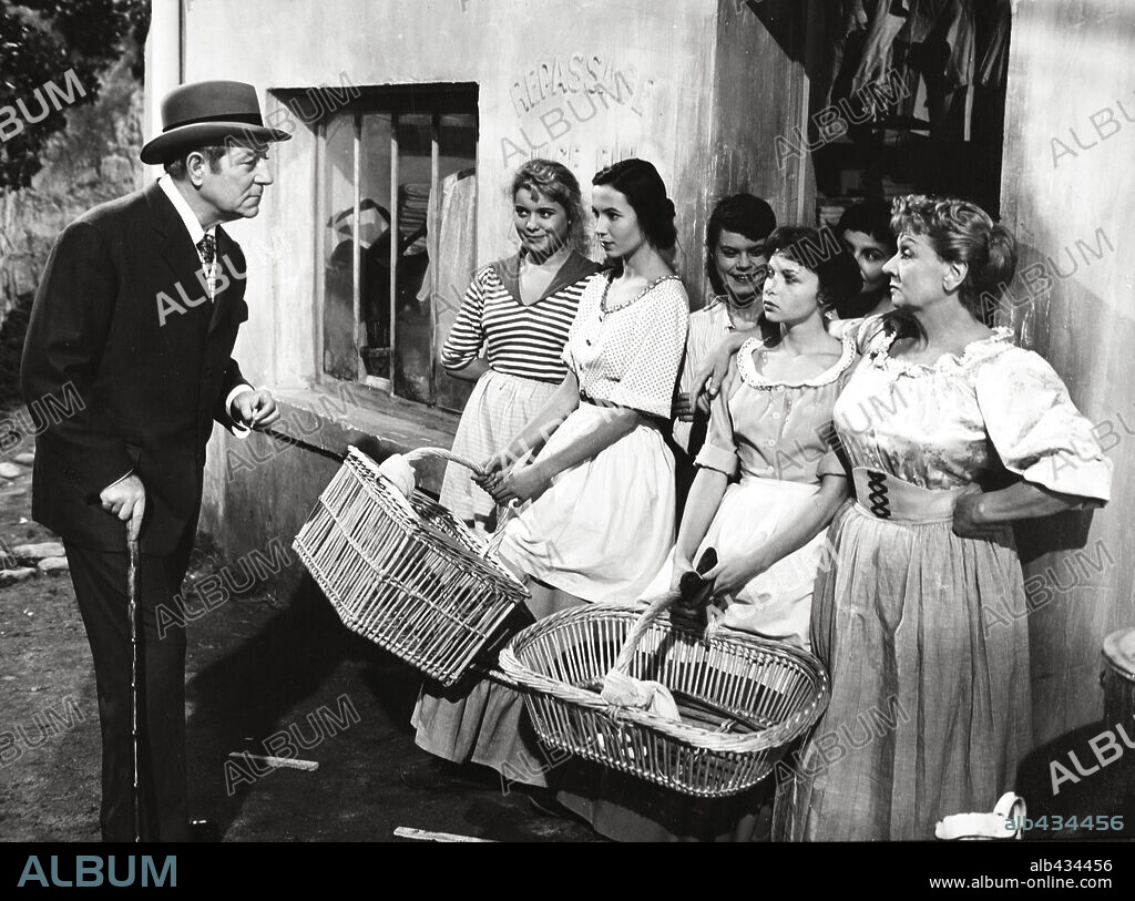 FRANCOISE ARNOUL et JEAN GABIN dans FRENCH CANCAN, 1954, réalisé par JEAN RENOIR. Copyright FRANCO LONDON FILMS.