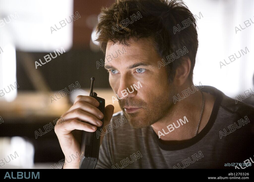 DYLAN McDERMOTT en DARK BLUE, 2009, dirigida por DANNY CANNON. Copyright TNT ORIGINALS/Turner Network Television (TNT)/Warner Horizon.