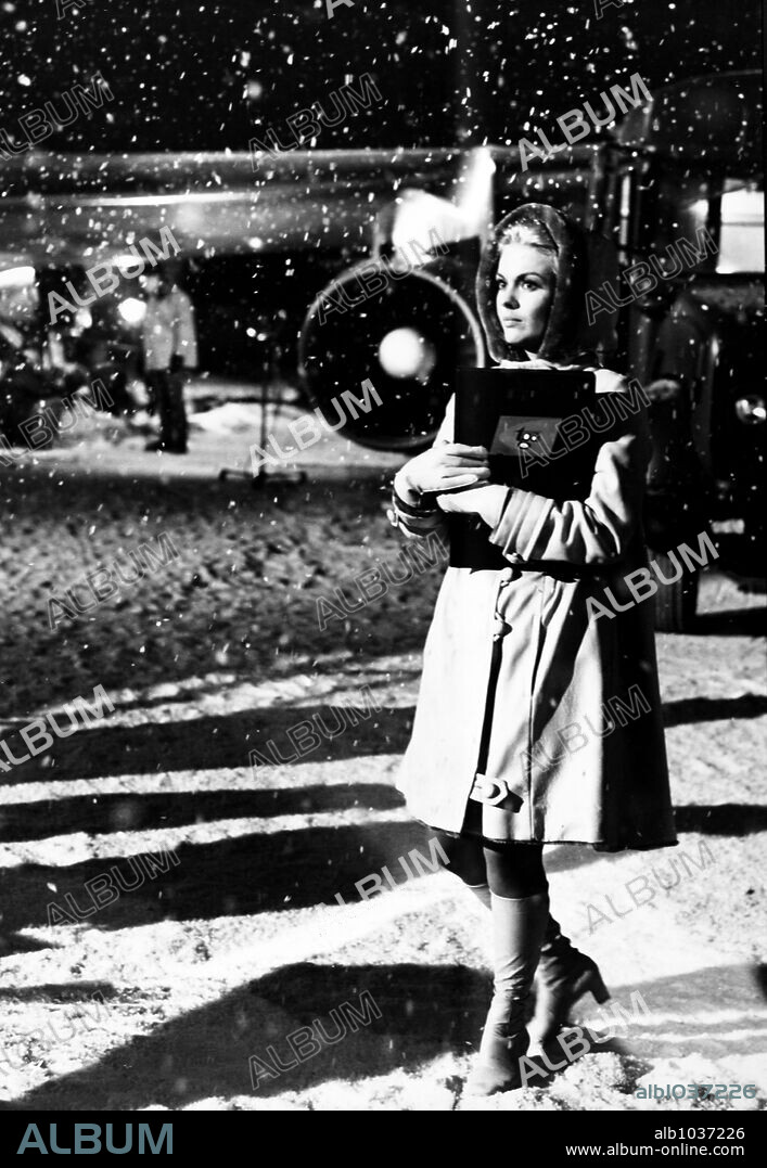 JEAN SEBERG en AEROPUERTO, 1970 (AIRPORT), dirigida por GEORGE SEATON. Copyright UNIVERSAL PICTURES.