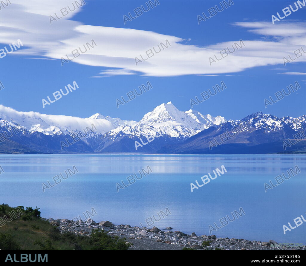 Mount Cook (Aoraki), Mount Cook National Park, UNESCO World Heritage Site, Southern Alps, Mackenzie Country, Canterbury, South Island, New Zealand, Pacific.