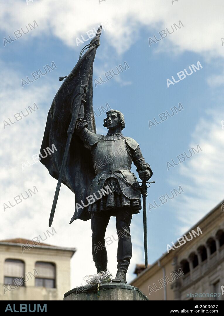 BRAVO, Juan (Atienza, 1483-Villalar de los Comuneros, 1521). Noble castellano, unode los principales jefes de la REVOLUCION COMUNERA. Fue condenado a muerte, junto a Padilla y Maldonado. MONUMENTO A JUAN BRAVO, obra de Aniceto MARINAS en 1921, ubicado en la Plaza de Medina del Campo. La escultura es de bronce. SEGOVIA. Castilla-León. España.