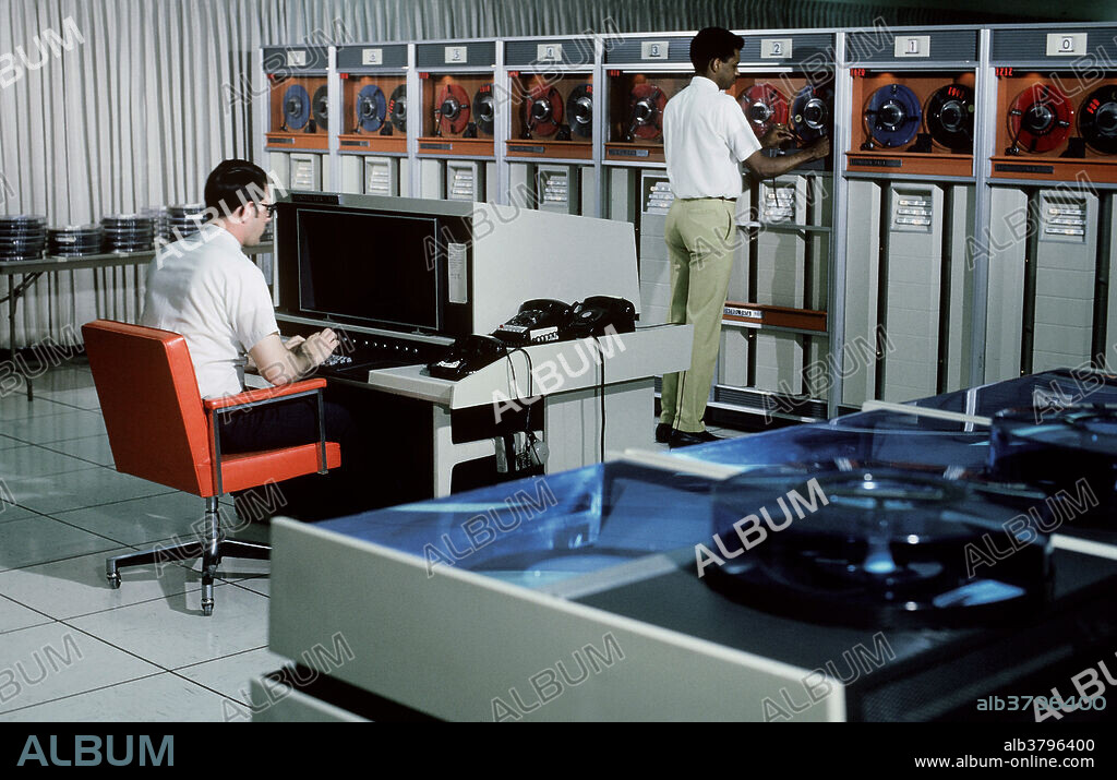 Control Data System 6400 Computer, Los Angeles, California. A member of the CDC 6000 series, the 6400 was a mainframe computer made by Control Data Corporation in the 1960s.