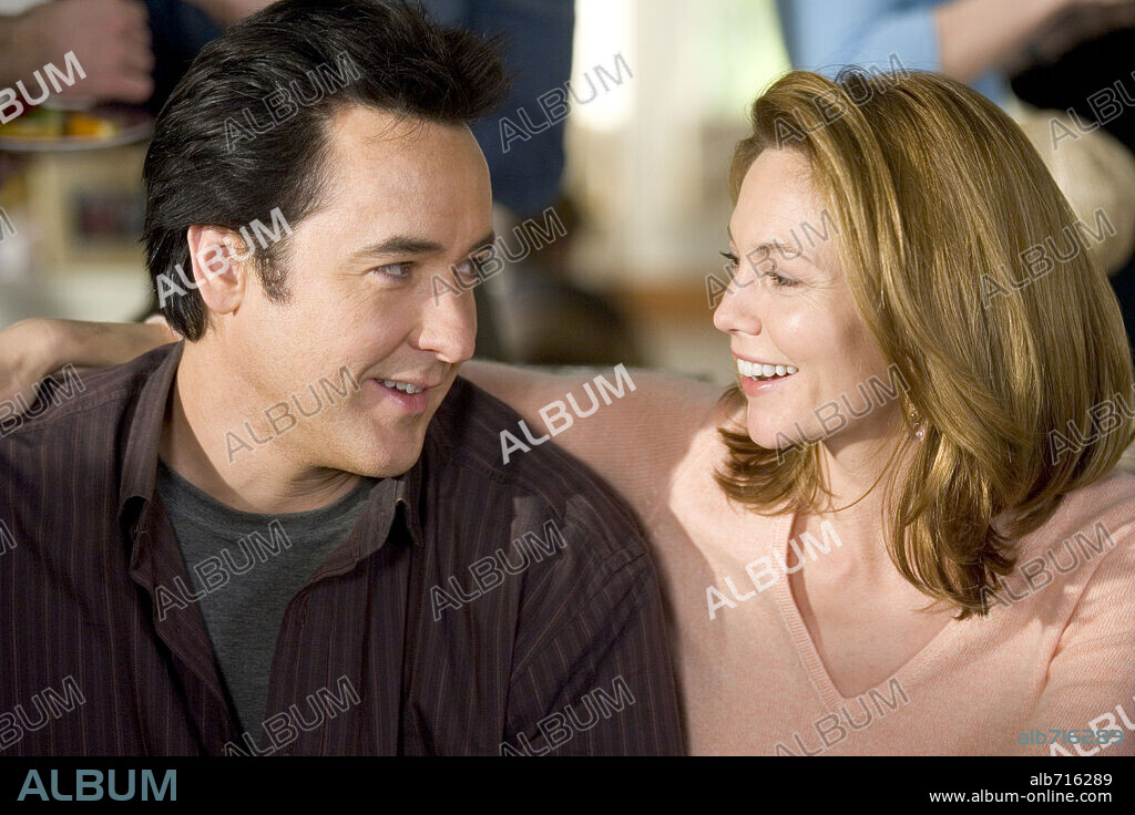 DIANE LANE and JOHN CUSACK in MUST LOVE DOGS, 2005, directed by GARY DAVID GOLDBERG. Copyright WARNER BROS.