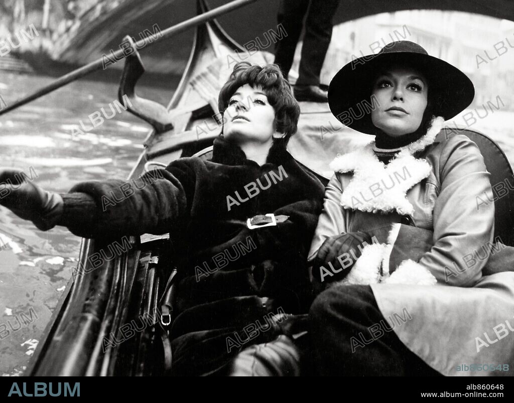 SONIA BRUNO y TERESA GIMPERA en LAS AMIGAS, 1969, dirigida por PEDRO LAZAGA.