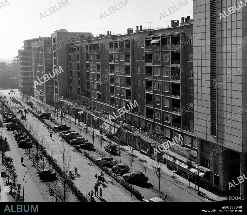 CALLE MARCELIANO SANTAMARIA - FOTOGRAFIA EN BLANCO Y NEGRO - AÑOS 60.