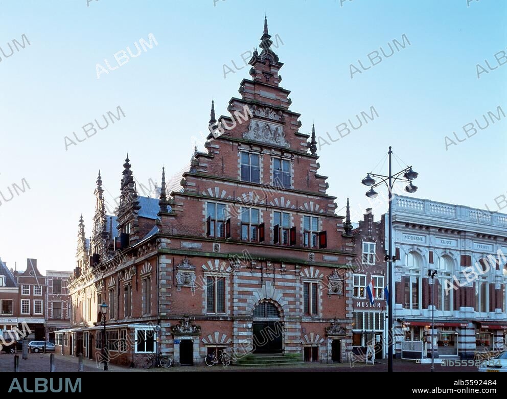 Haarlem, Vleeshal/1603 von Lieven de Key © Jochen Helle Format / Filmsize: 6 × 7 cm.