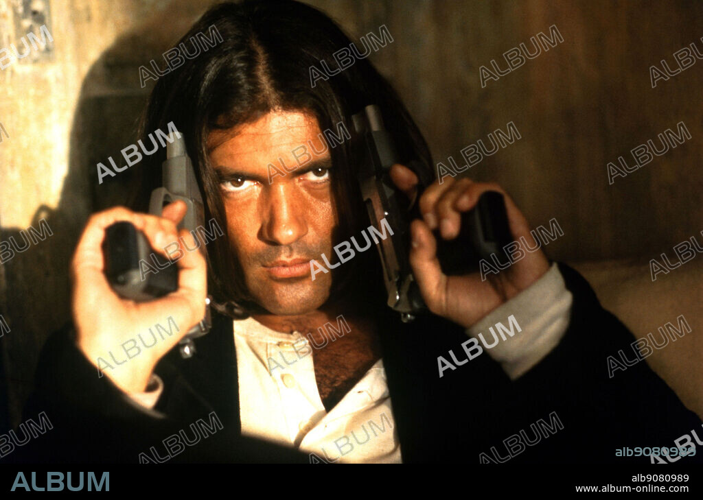 ANTONIO BANDERAS in DESPERADO (1995), directed by ROBERT RODRIGUEZ