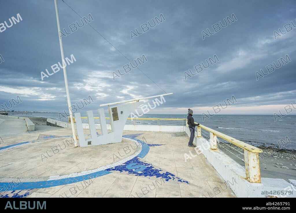 monumento a los vientos, Costanera del estrecho de Magallanes, Punta Arenas -Sandy Point-, Patagonia, República de Chile,América del Sur.