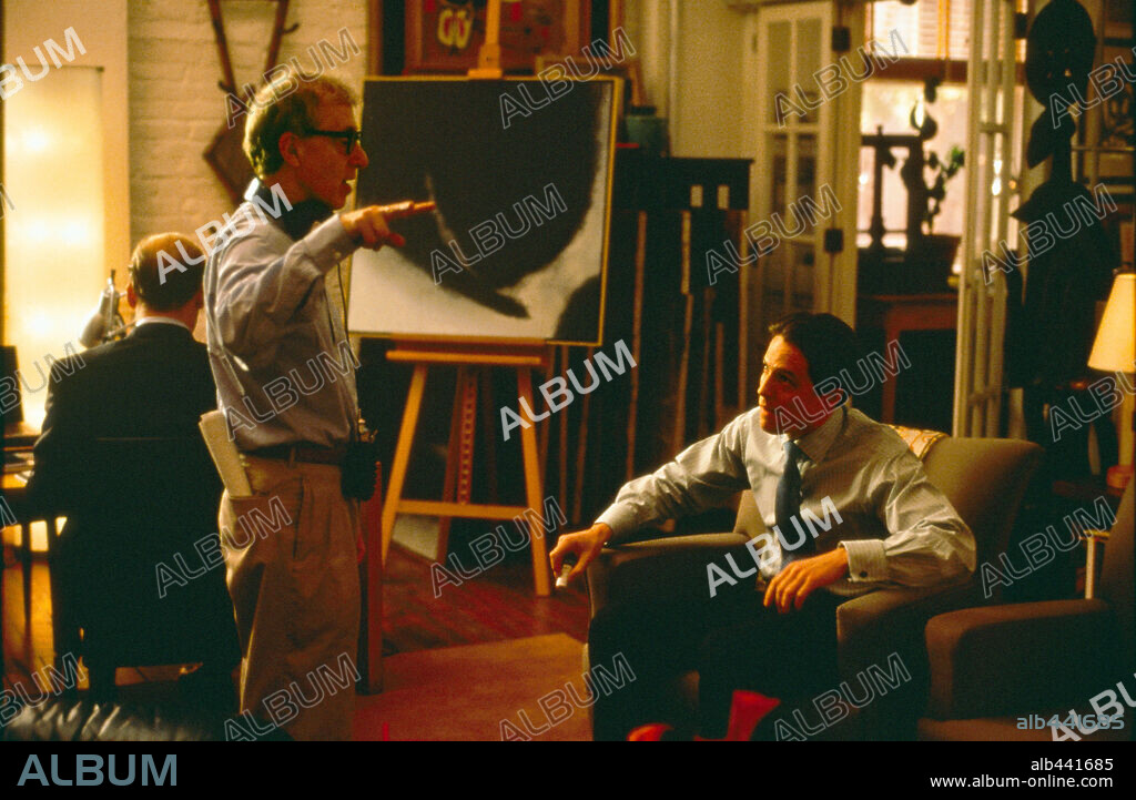 HUGH GRANT and WOODY ALLEN in SMALL TIME CROOKS, 2000, directed by WOODY ALLEN. Copyright CLIFFORD, JOHN.