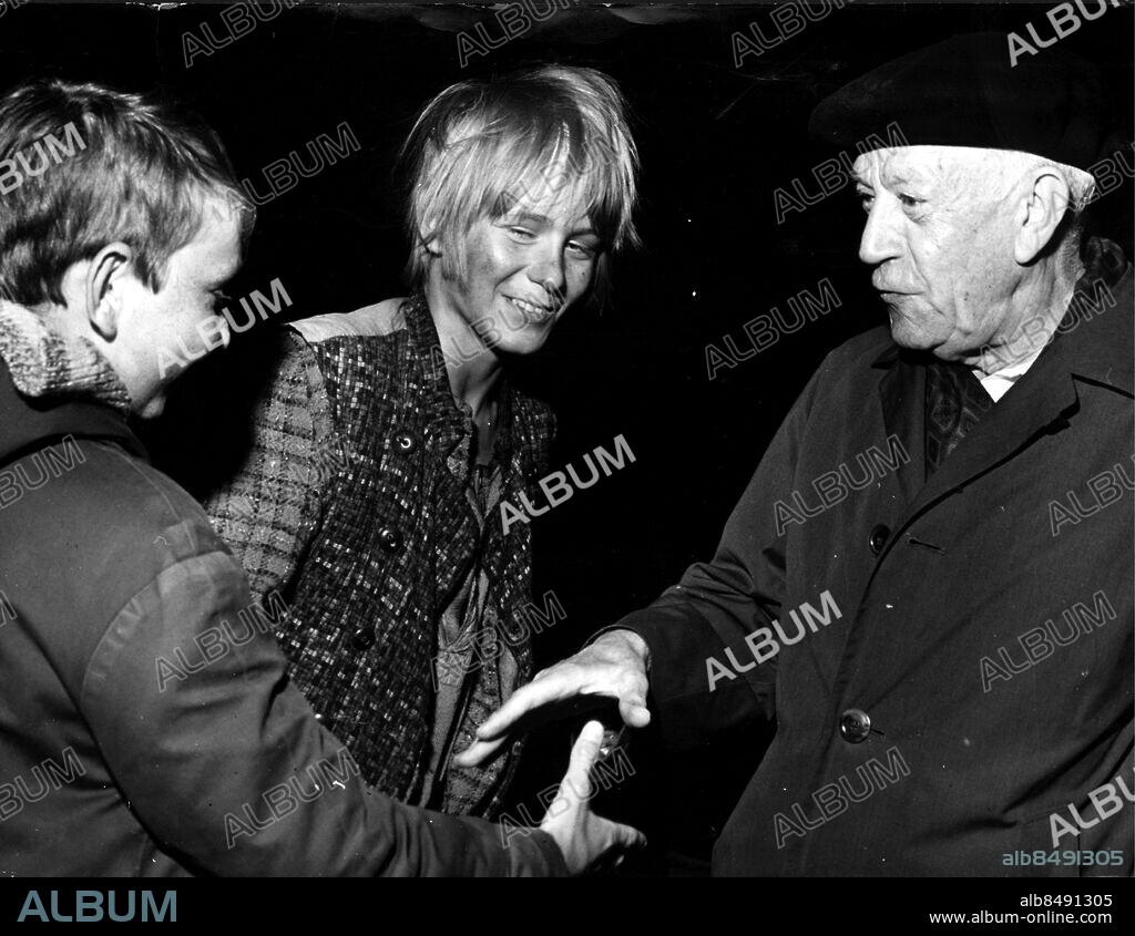 Fritiof Nilsson Piraten hälsar på tv Eli (Reiner Albrecht) och Bombi Bitt (Stellan Skarsgård) 1967. (c) Jan Forssander / Sydsvenskan / IBL.