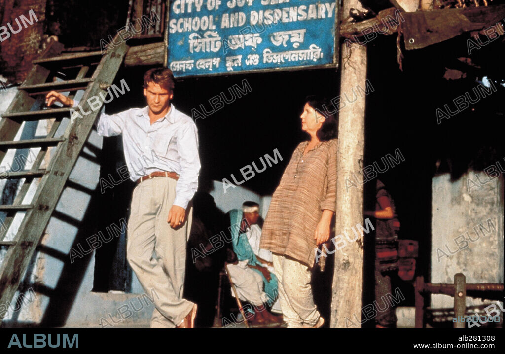 PATRICK SWAYZE and PAULINE COLLINS in CITY OF JOY, 1992, directed by ROLAND JOFFE. Copyright WARNER BROTHERS.